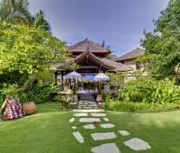 Villa Sungai Tinggi Beach, Entrée